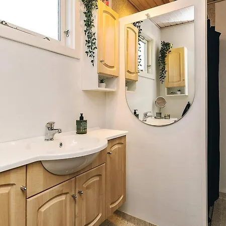 6 Person In *