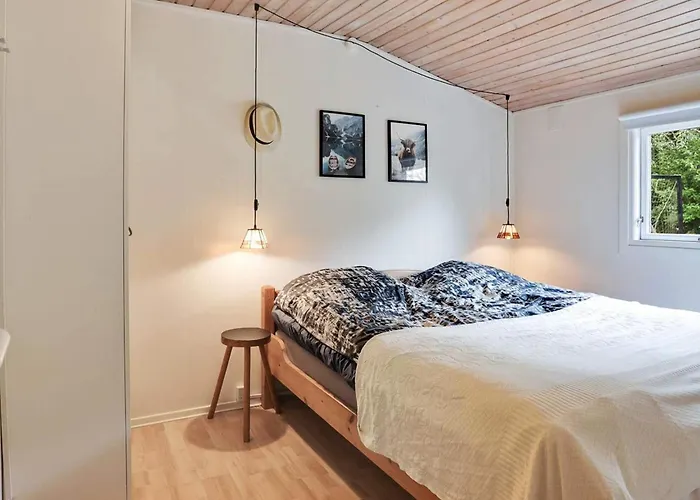 6 Person In * Logstor